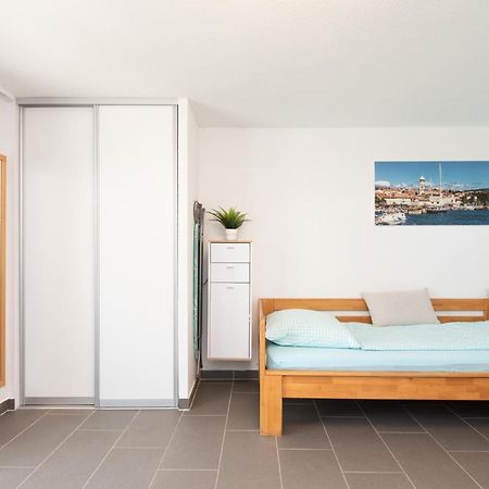 Apartments Oleander Крк Экстерьер фото