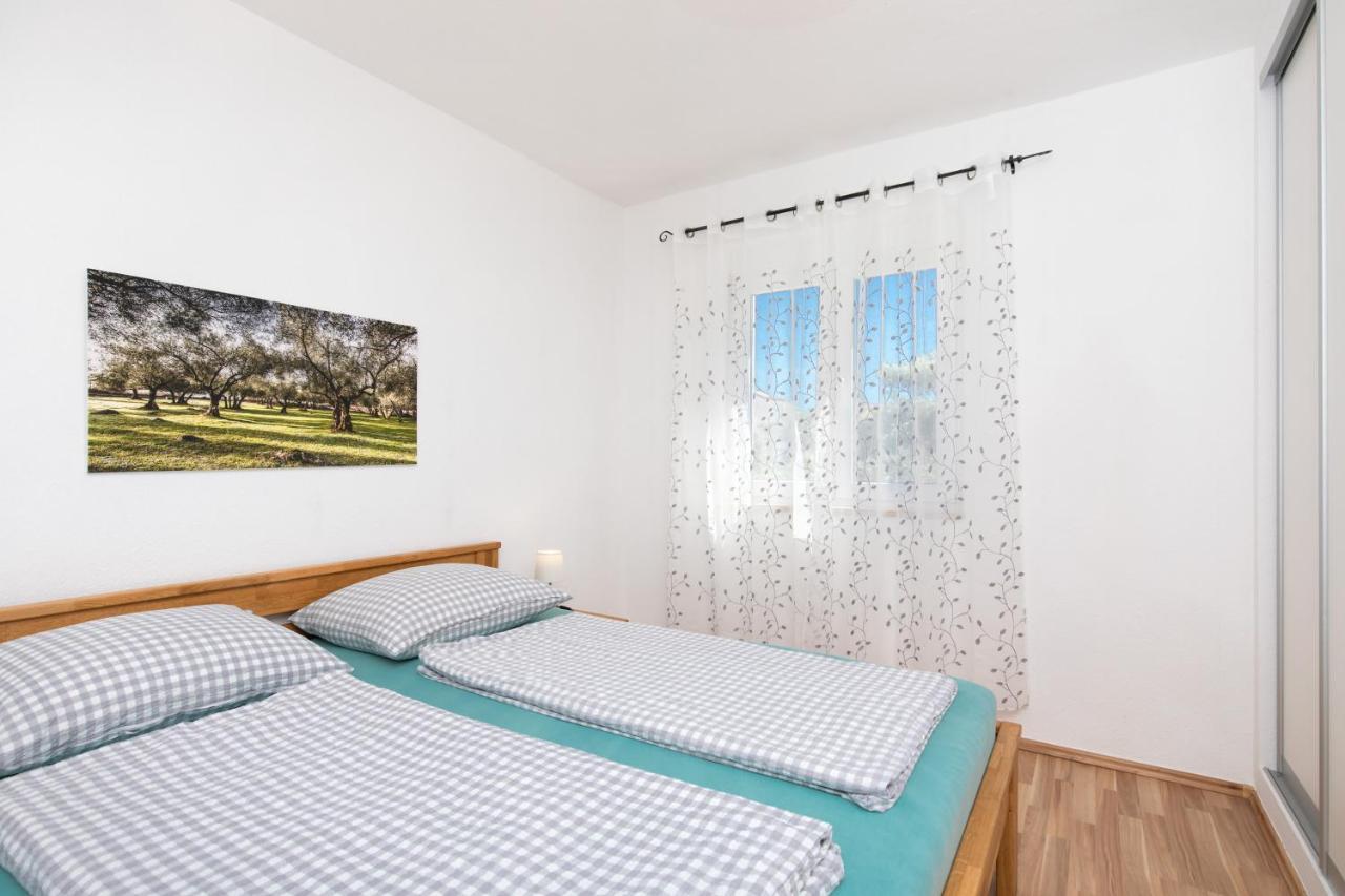 Apartments Oleander Крк Экстерьер фото