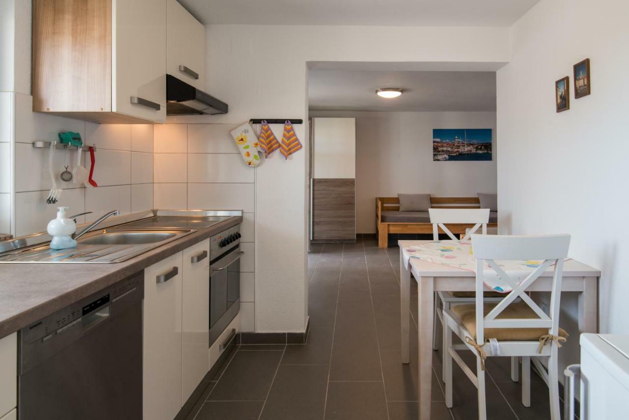 Apartments Oleander Крк Экстерьер фото